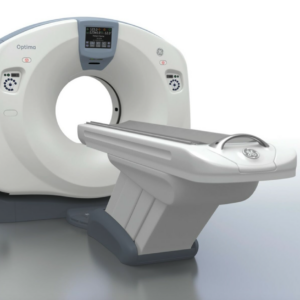 Tomografía computarizada helicoidal unidad para. Equipo de Rayos X para realizar estudios tomográficos helicoidales o espirales o volumétricos. Tiempo de exploración o rastreo mínimo en un giro de 360 grados. Gantry con angulación y apertura. Tubo de Rayos "X" con capacidad de almacenamiento de calor en el ánodo . Generador. Espesores de corte. Monitor a color. Capacidad de espiral o exploración. Campo de reconstrucción o FOV. Reconstrucción de imágenes MPR en tiempo real. Reconstrucción de conjuntos de cortes tridimensionales o 3D. Programas para aplicaciones diagnósticas. DICOM. Capacidad de almacenamiento de imágenes. Consola del operador.
